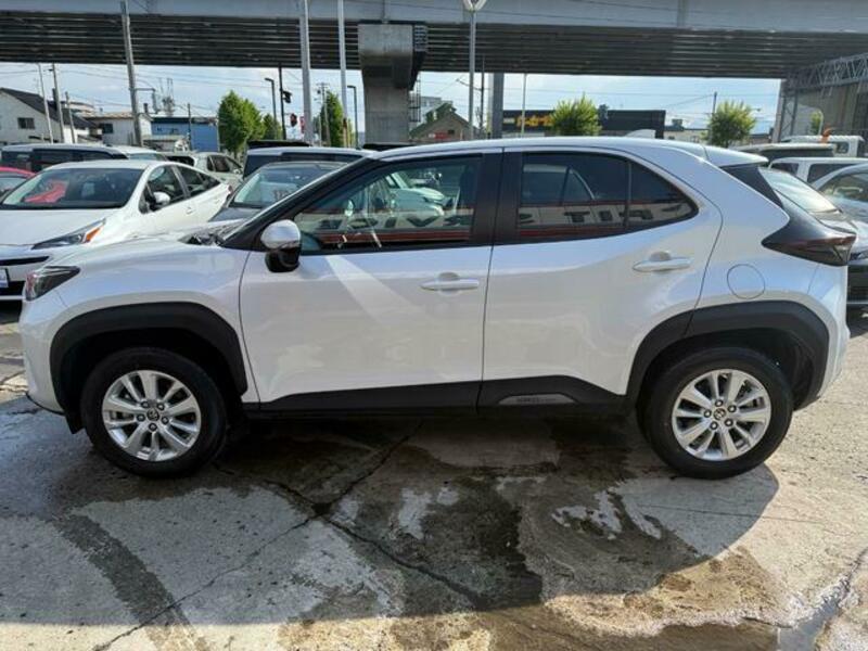 YARIS CROSS