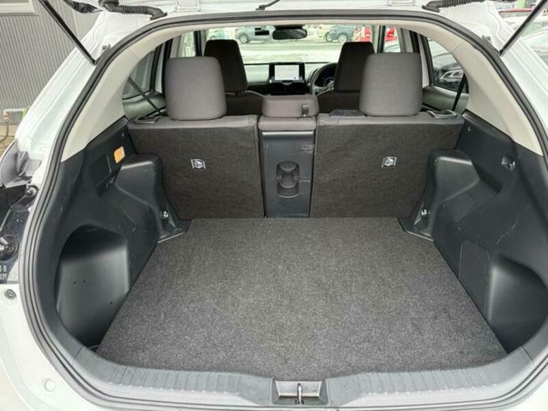 YARIS CROSS