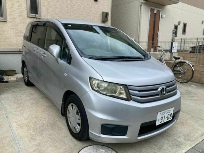 HONDA FREED SPIKE