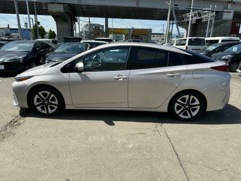 PRIUS PHV