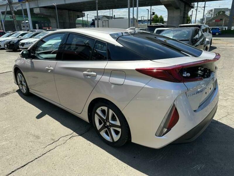 PRIUS PHV