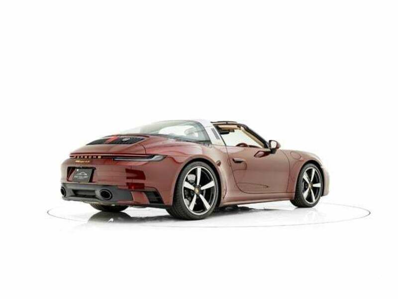 911