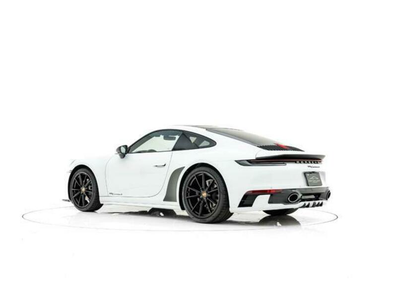 911