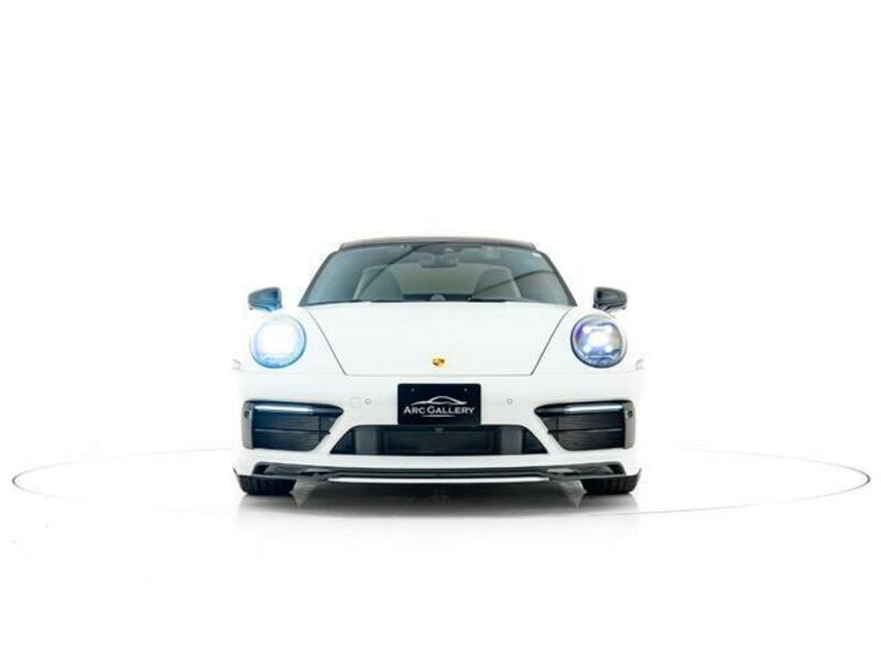 911