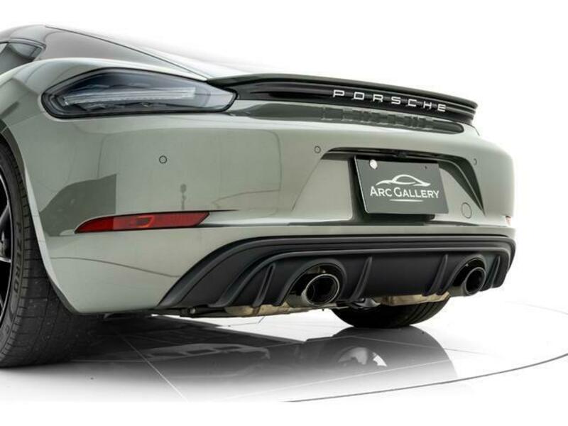 718 CAYMAN
