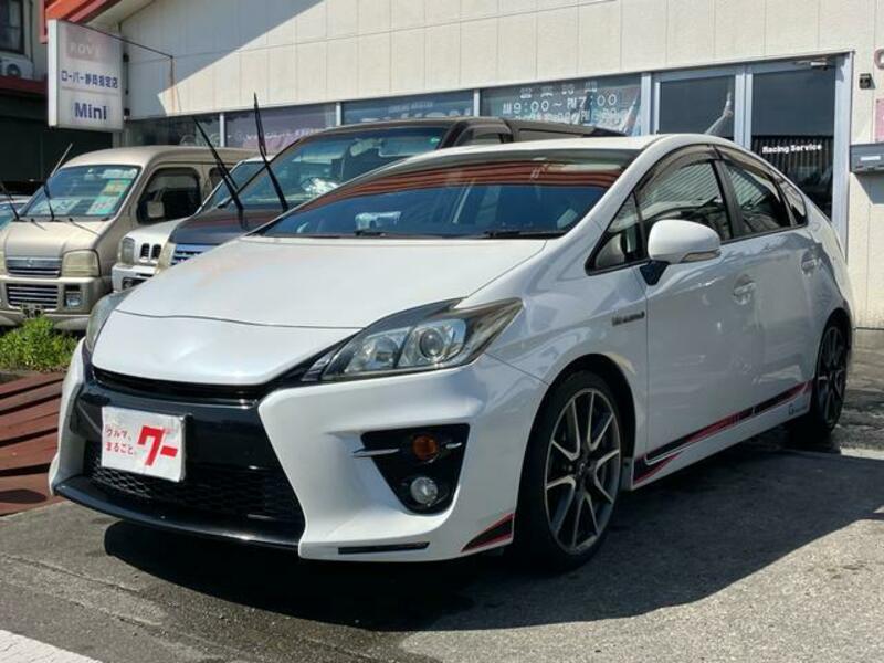 TOYOTA PRIUS