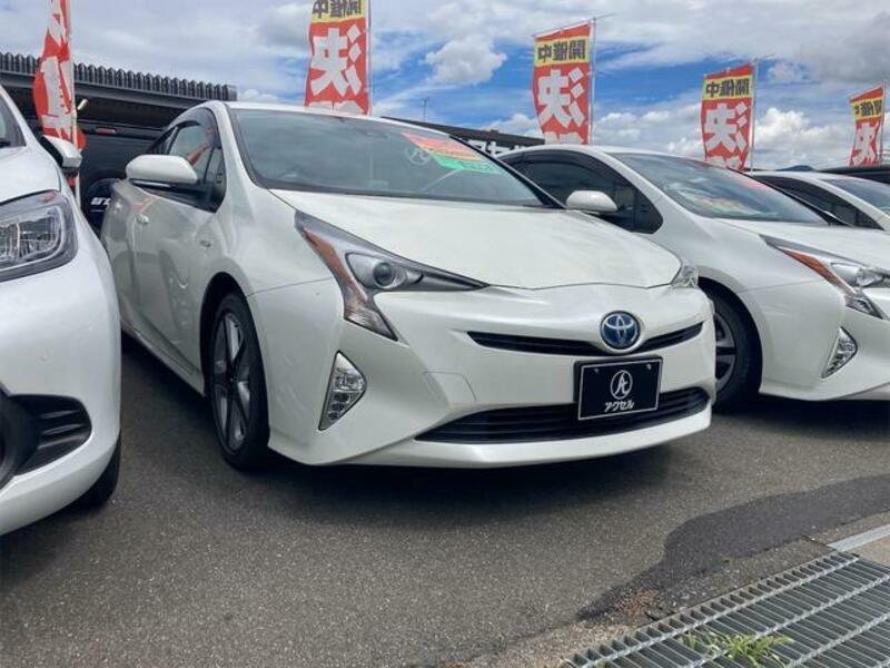 TOYOTA PRIUS
