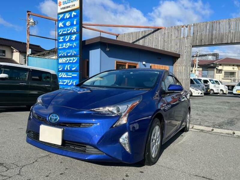 TOYOTA PRIUS