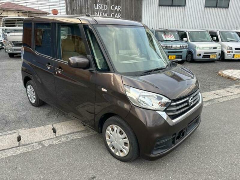 NISSAN DAYZ ROOX