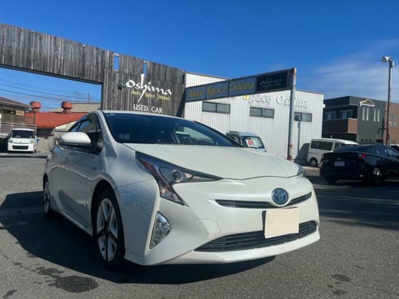 TOYOTA PRIUS