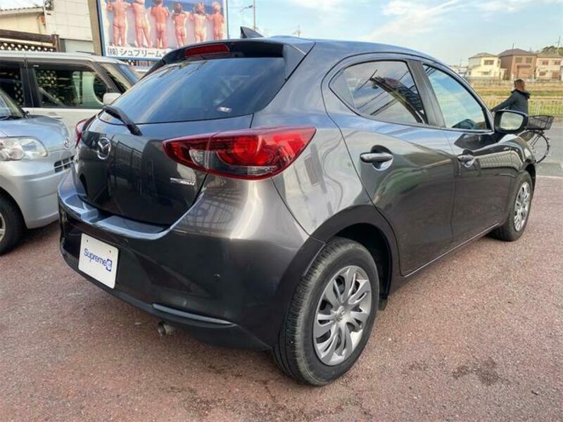 MAZDA2