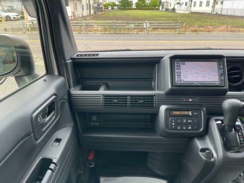 N-VAN