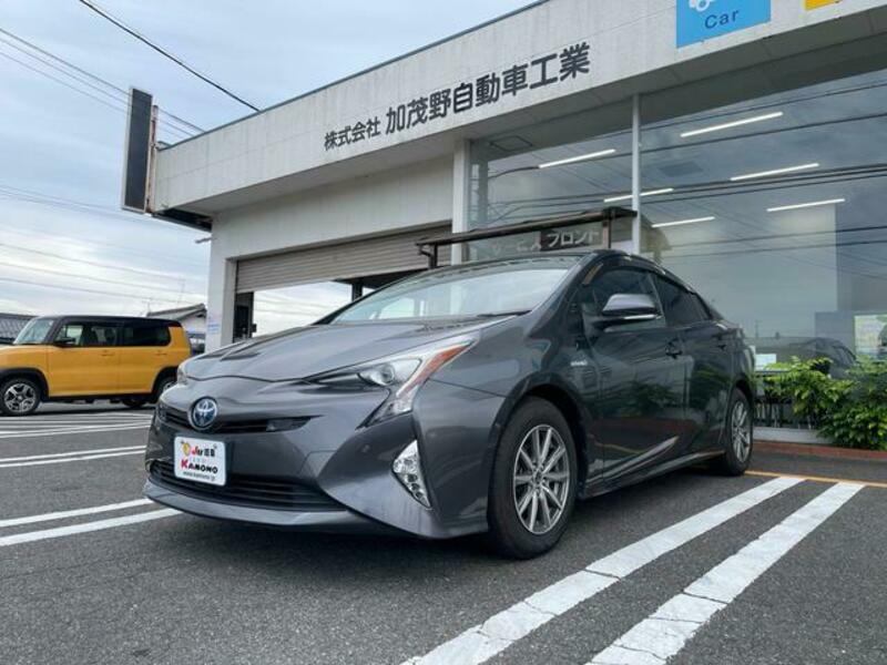 TOYOTA PRIUS