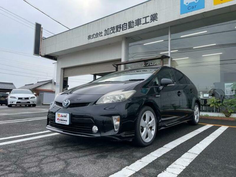 TOYOTA PRIUS