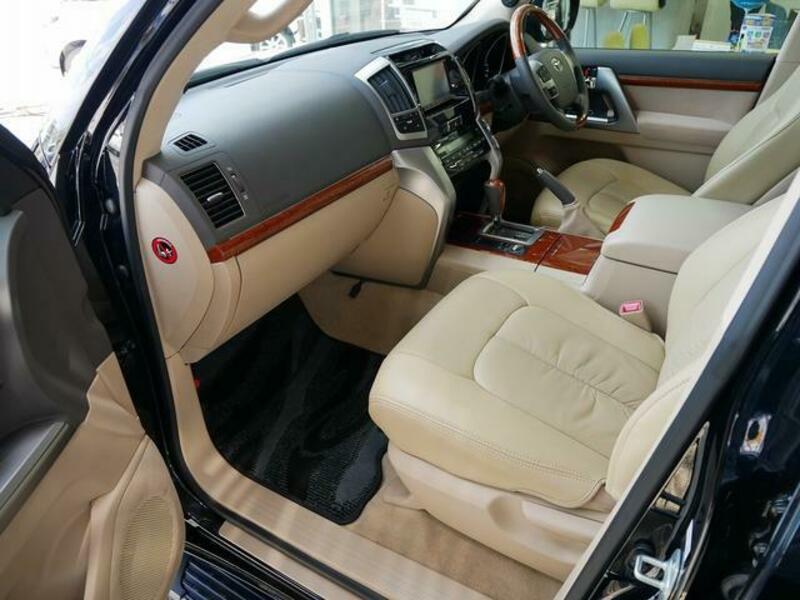 LAND CRUISER