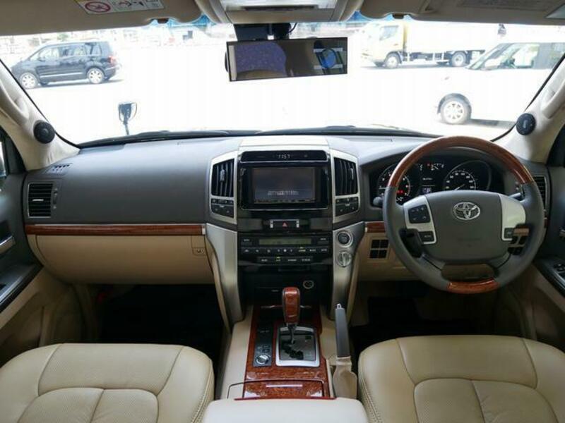 LAND CRUISER