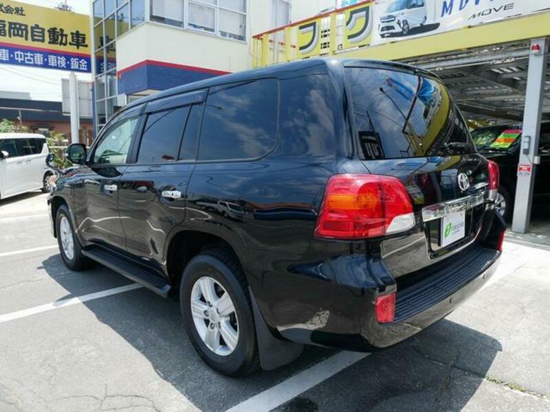LAND CRUISER