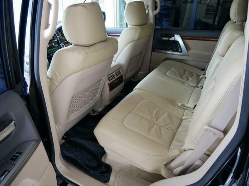LAND CRUISER
