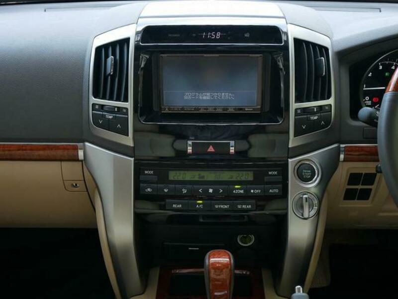 LAND CRUISER