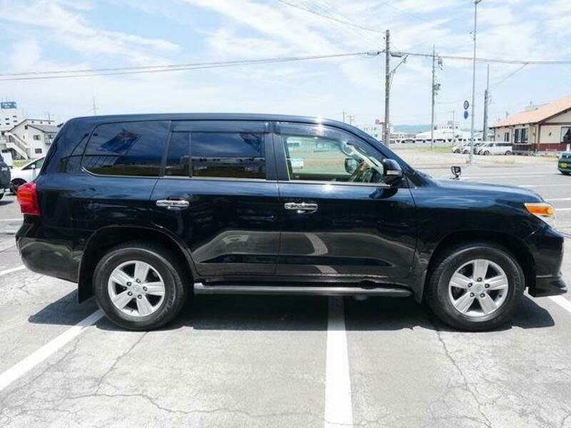 LAND CRUISER