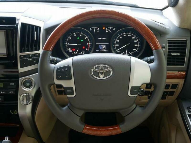 LAND CRUISER