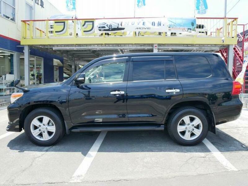 LAND CRUISER