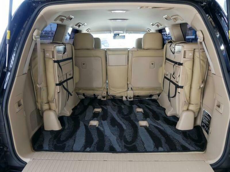 LAND CRUISER