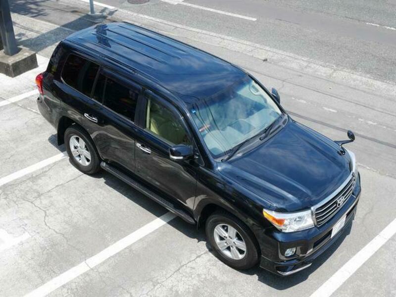LAND CRUISER