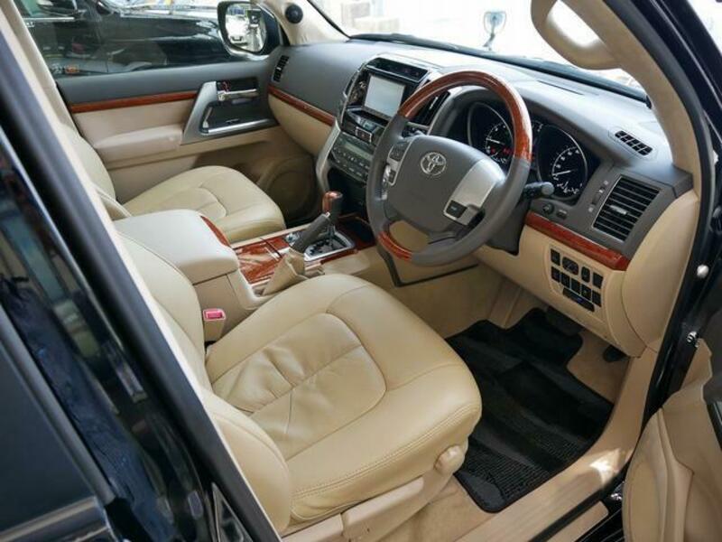 LAND CRUISER