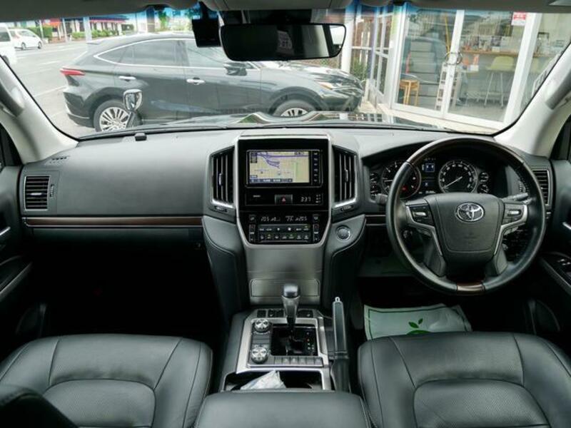 LAND CRUISER