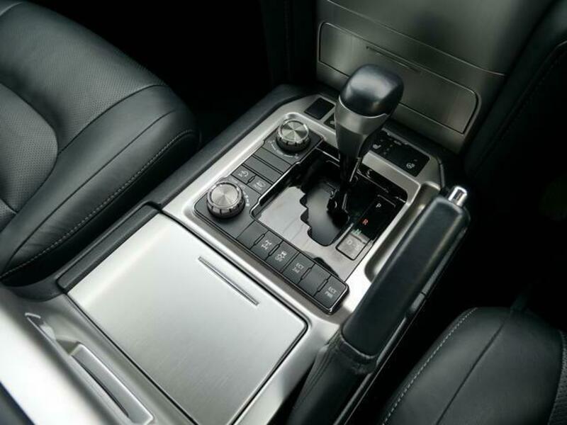 LAND CRUISER