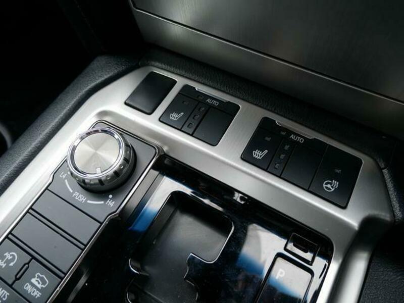 LAND CRUISER