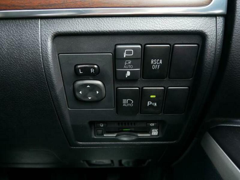 LAND CRUISER