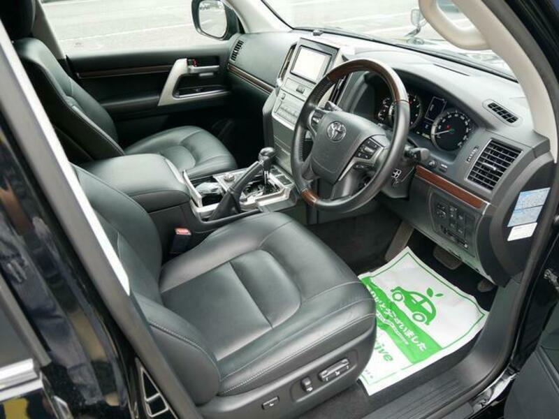 LAND CRUISER