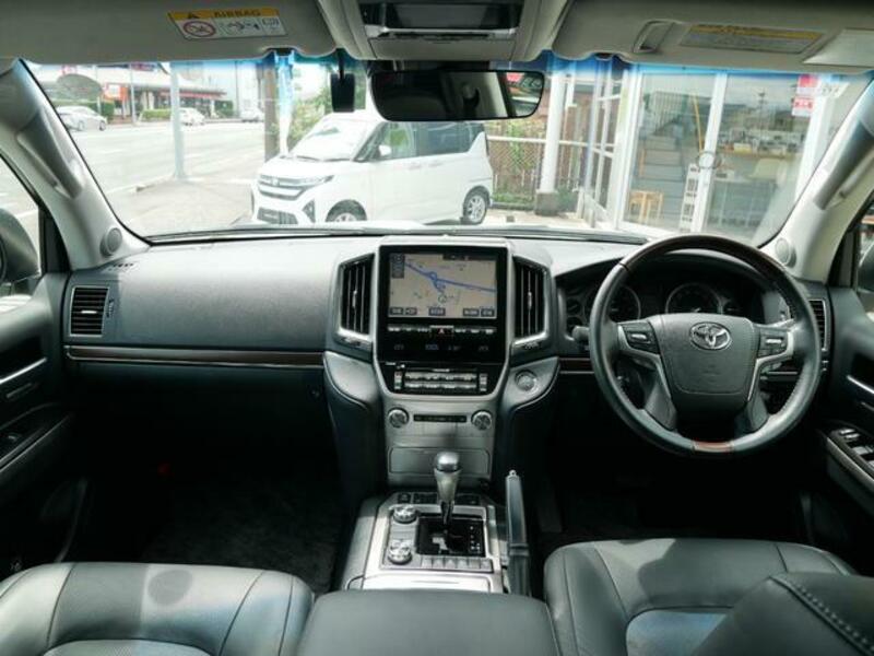 LAND CRUISER