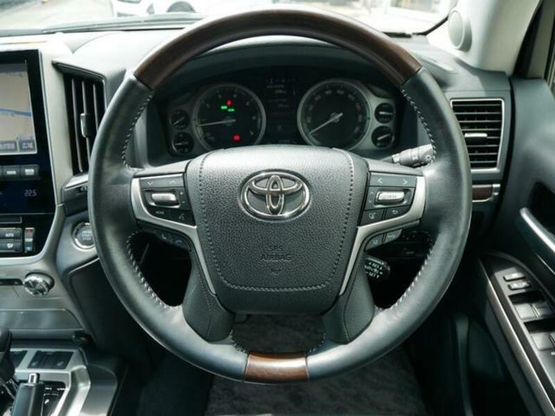 LAND CRUISER