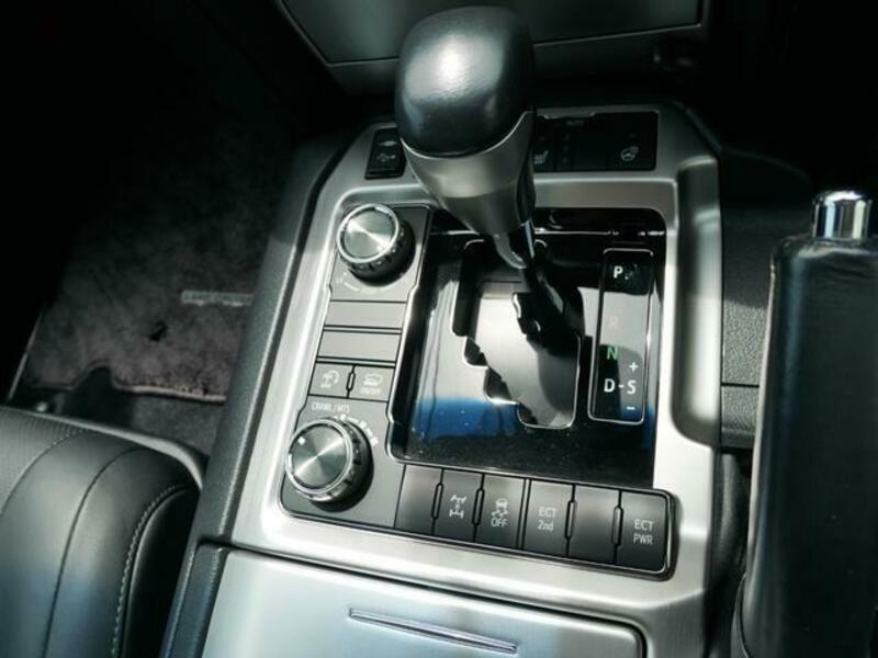 LAND CRUISER