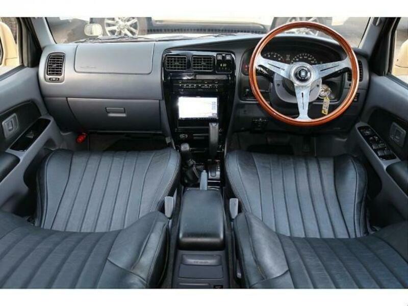 HILUX SURF