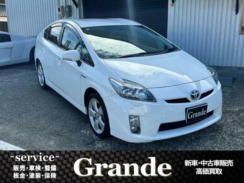 TOYOTA PRIUS