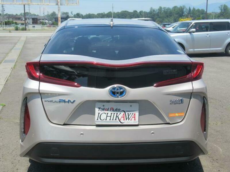 PRIUS PHV