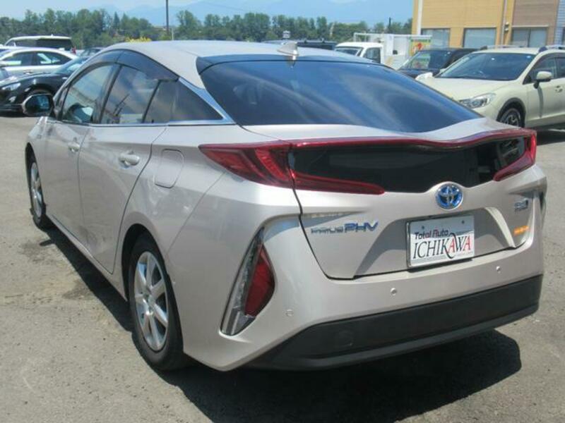 PRIUS PHV