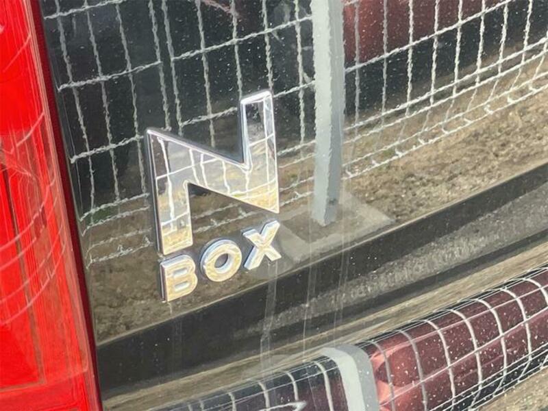 N BOX