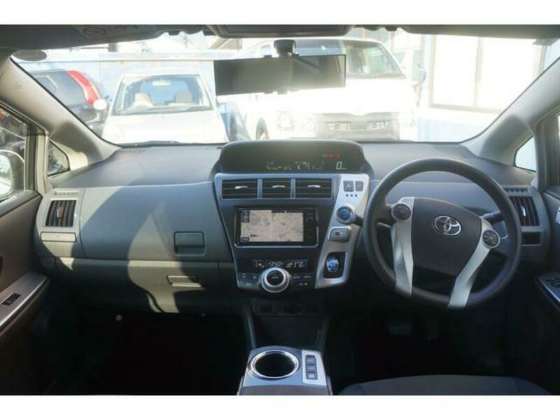 PRIUS ALPHA