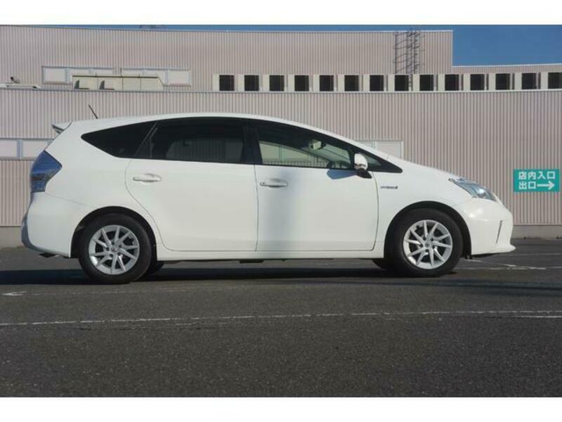 PRIUS ALPHA