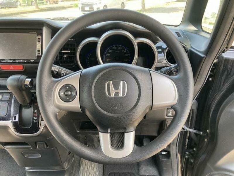 N BOX CUSTOM