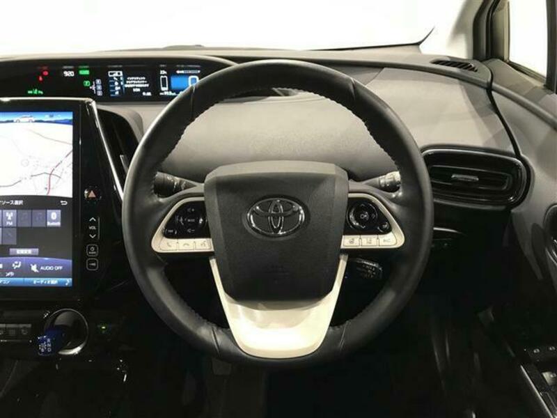 PRIUS PHV