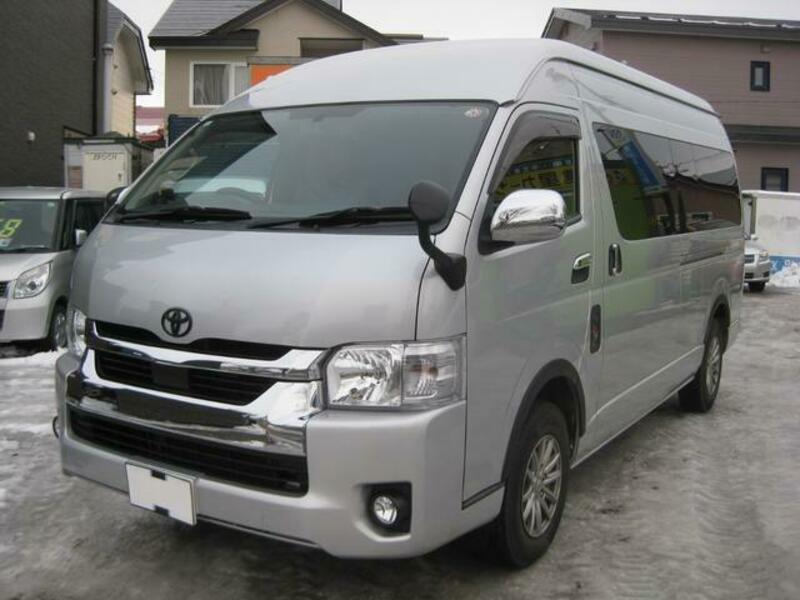 TOYOTA HIACE VAN
