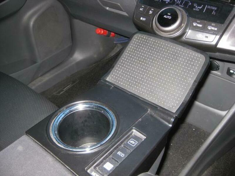PRIUS ALPHA