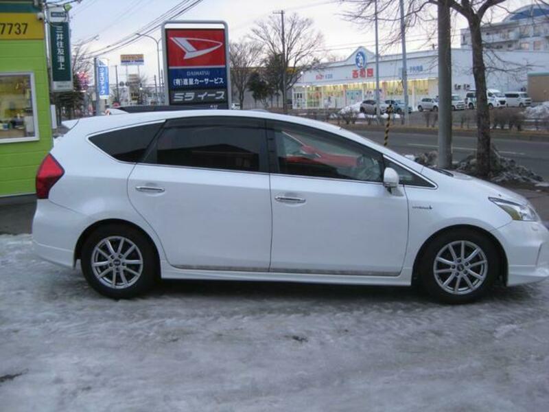 PRIUS ALPHA