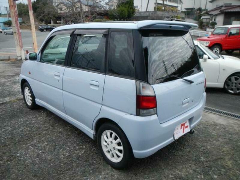 PLEO